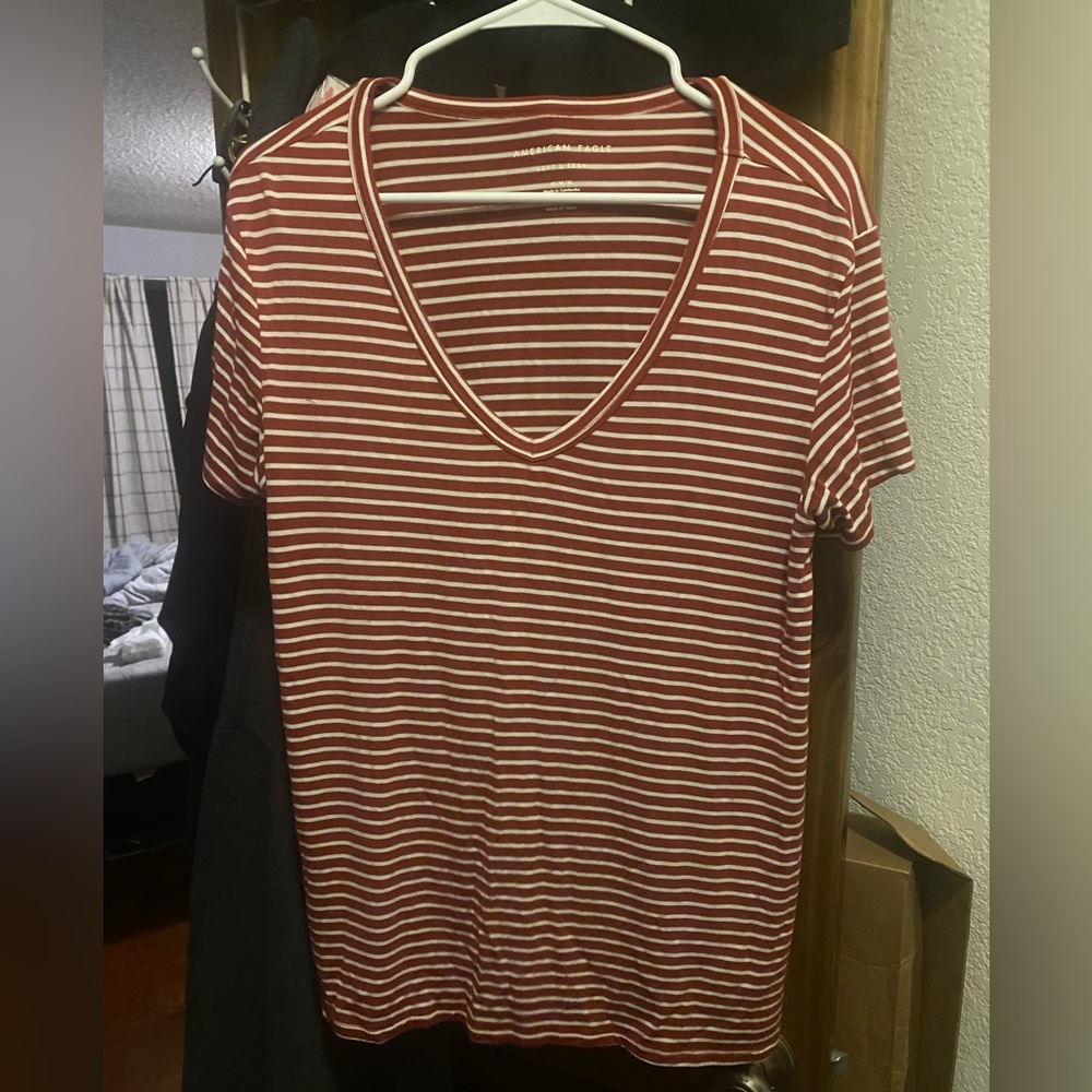 American Eagle V-Neck